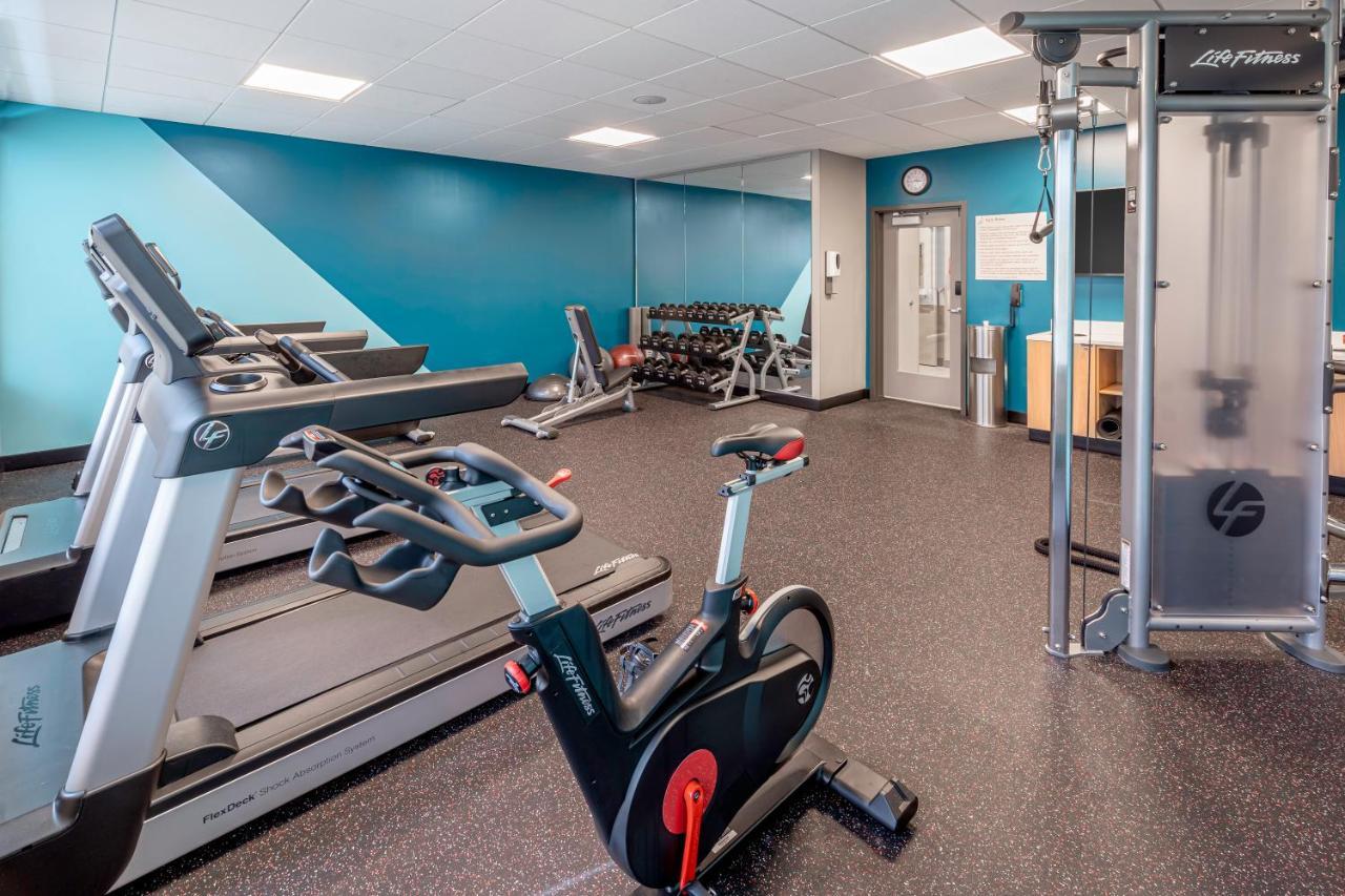 Avid Hotels Milwaukee West - Waukesha By Ihg Pewaukee Eksteriør bilde