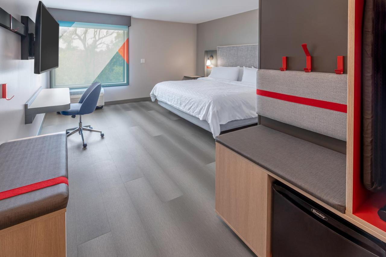 Avid Hotels Milwaukee West - Waukesha By Ihg Pewaukee Eksteriør bilde