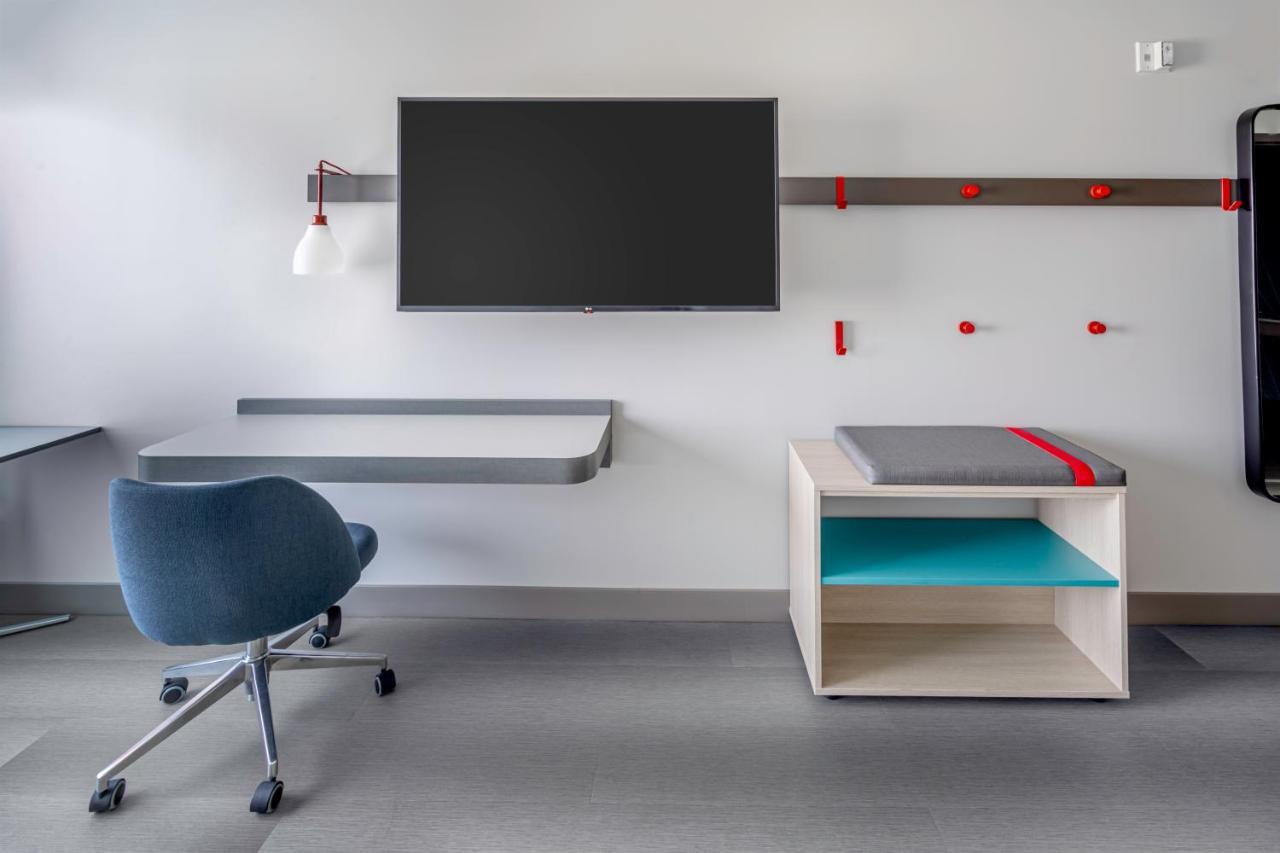 Avid Hotels Milwaukee West - Waukesha By Ihg Pewaukee Eksteriør bilde