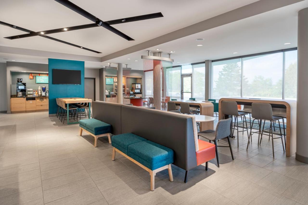 Avid Hotels Milwaukee West - Waukesha By Ihg Pewaukee Eksteriør bilde