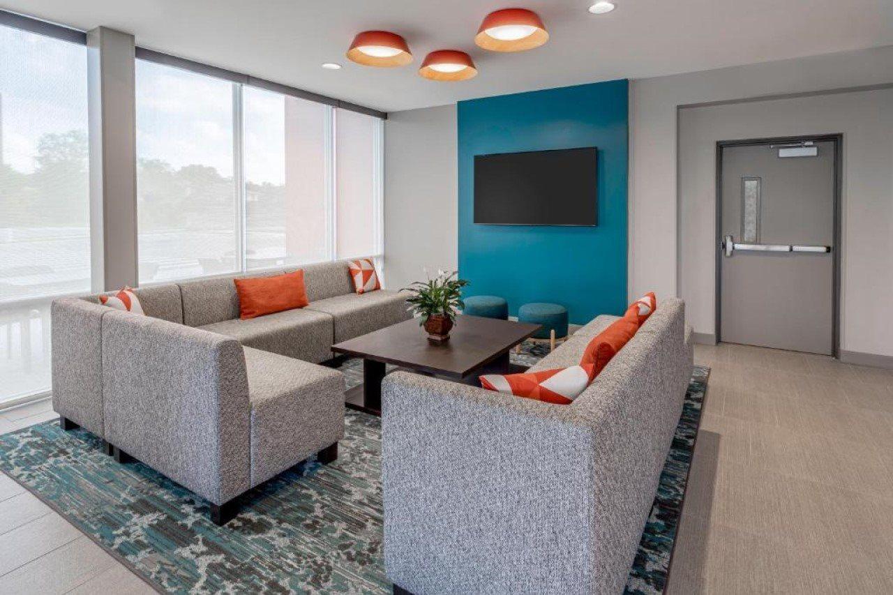 Avid Hotels Milwaukee West - Waukesha By Ihg Pewaukee Eksteriør bilde